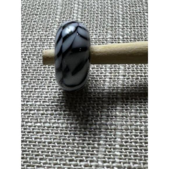 Zebra Trollbead -retired - Picture 1 of 3